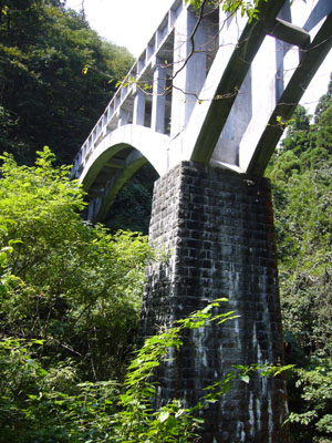 橋脚と二連アーチ