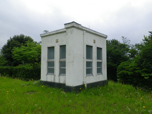 ����z���r