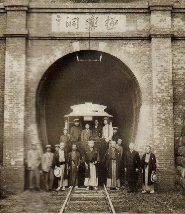 �摜�F�Ɋy���Q