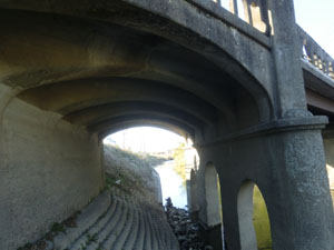 �摜�F���[�����\������RC����