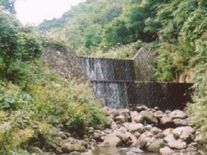 万内川四号堰堤の写真