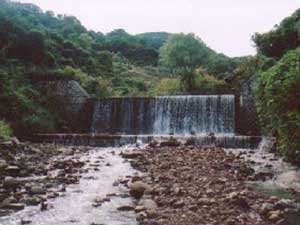 万内川十一号堰堤の写真