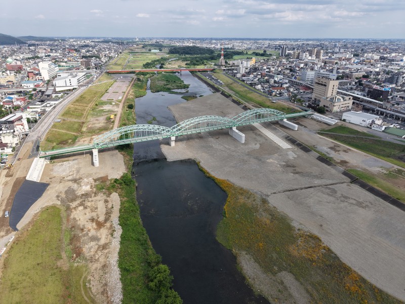 中橋