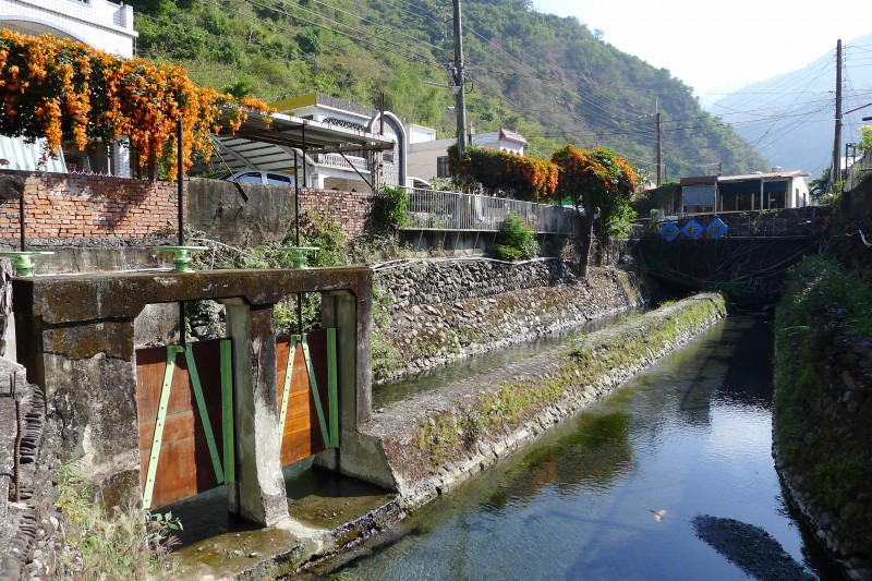 二峰圳および力里渓水圳